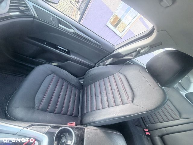 Ford Fusion - 8