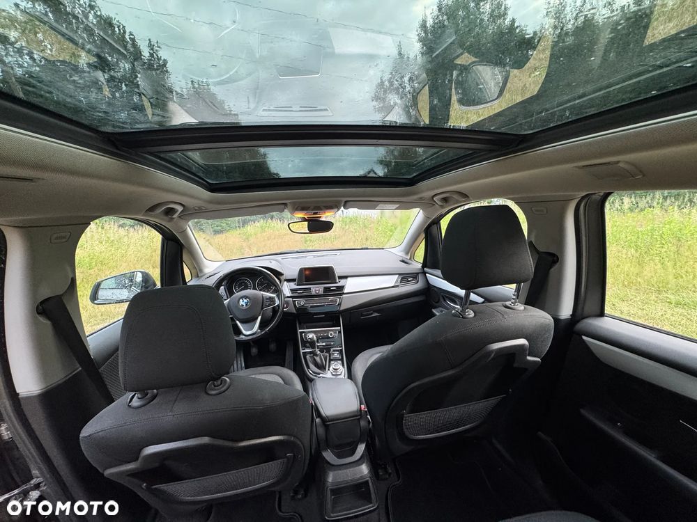 BMW Seria 2 216d Sport Line - 9