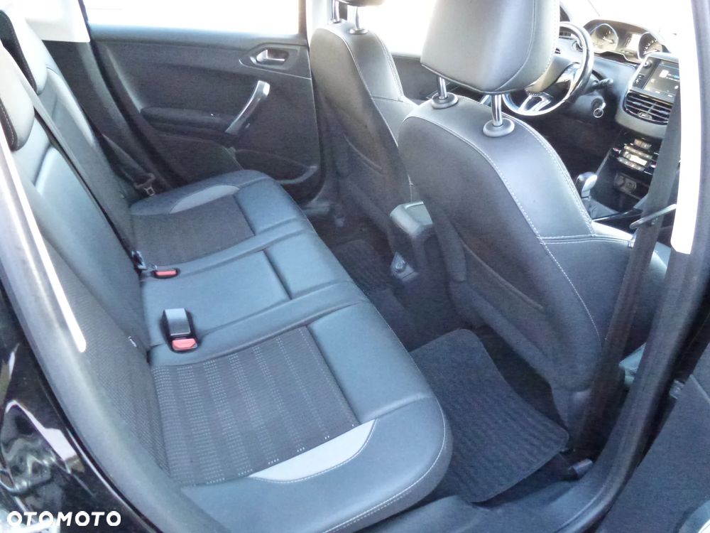 Peugeot 2008 BlueHDi 100 STOP & START Style - 17