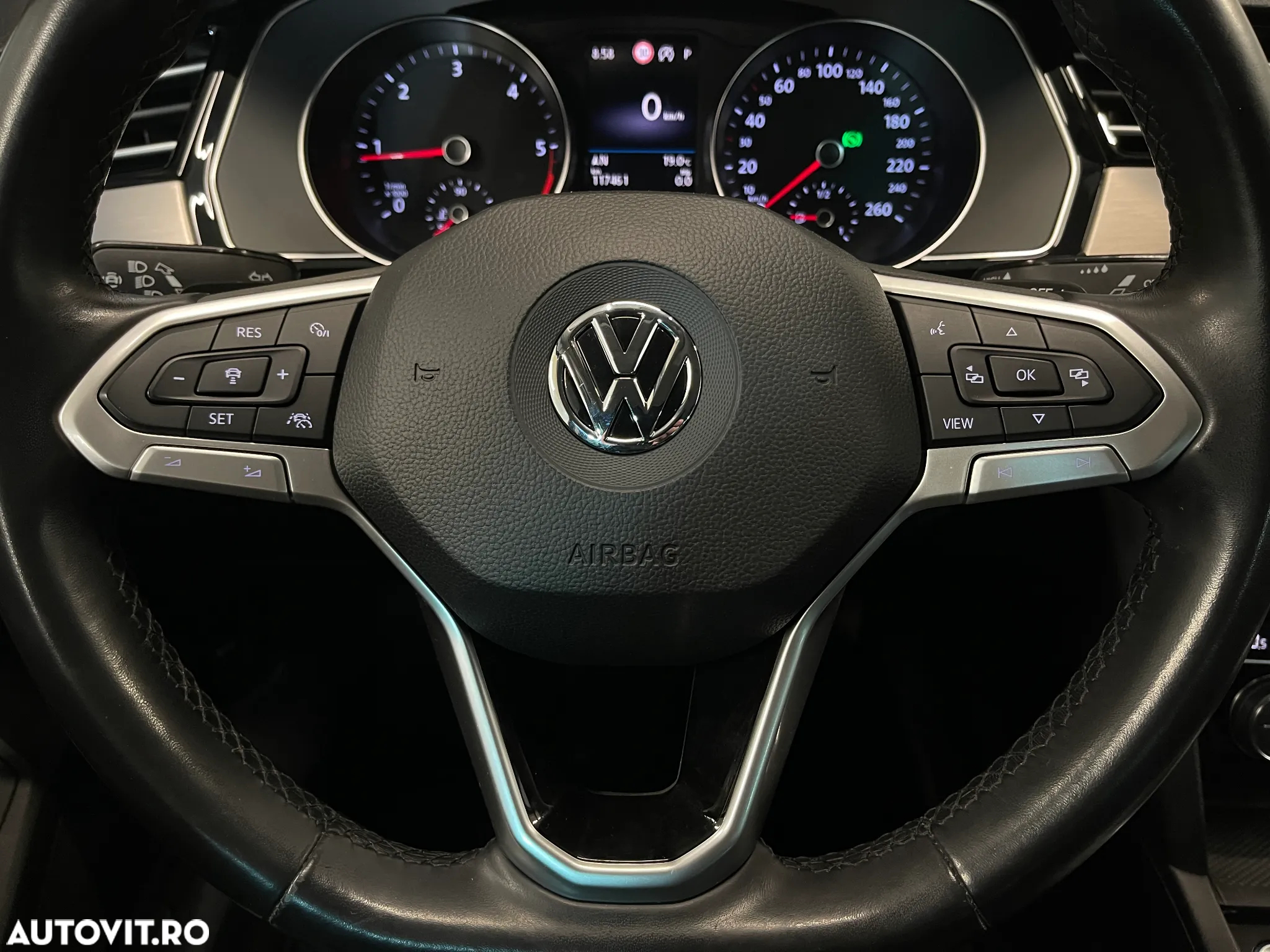 Volkswagen Passat 2.0 TDI DSG Highline - 24