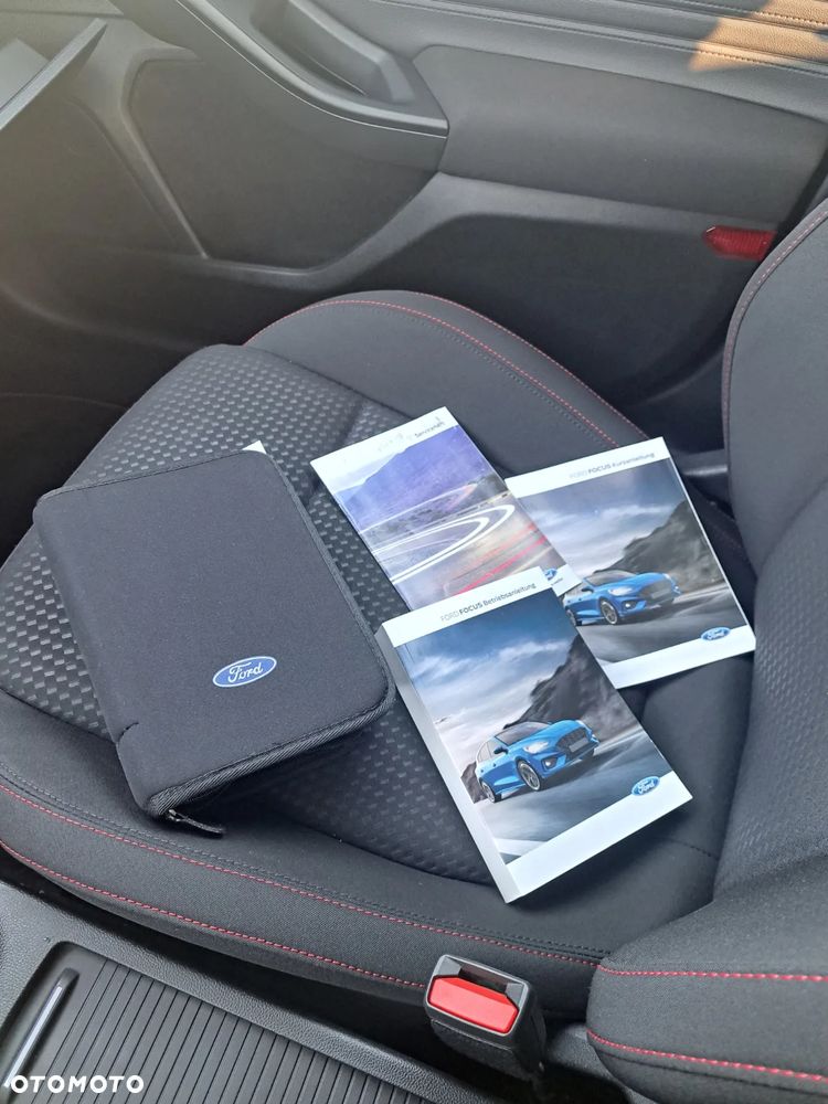 Ford Focus 1.0 EcoBoost Hybrid ST-LINE DESIGN - 23