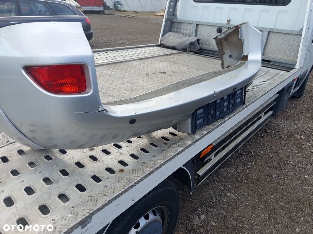 Toyota RAV4 zderzak tylny 06 - 1