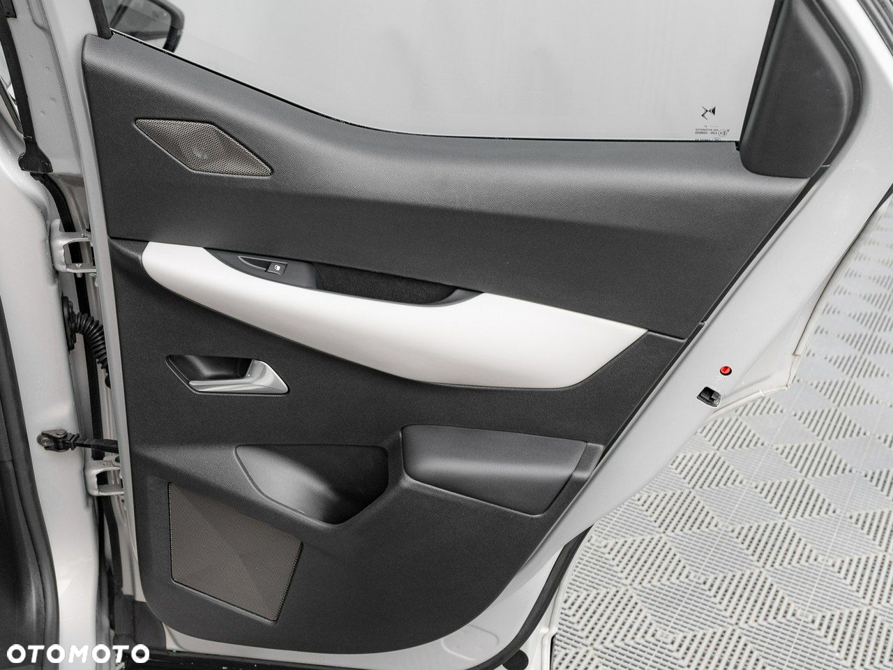 DS Automobiles DS 3 Crossback 1.2 PureTech Grand Chic - 28