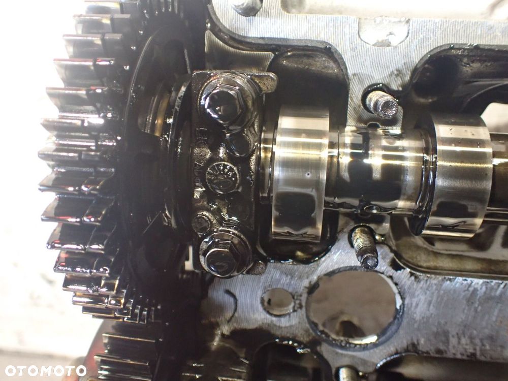 GŁOWICA KPL. NISSAN QASHQAI I 2.0 - 11