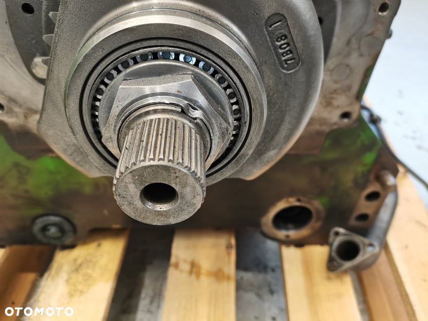 John Deere 6155 R WOM tylny R545140 - 20