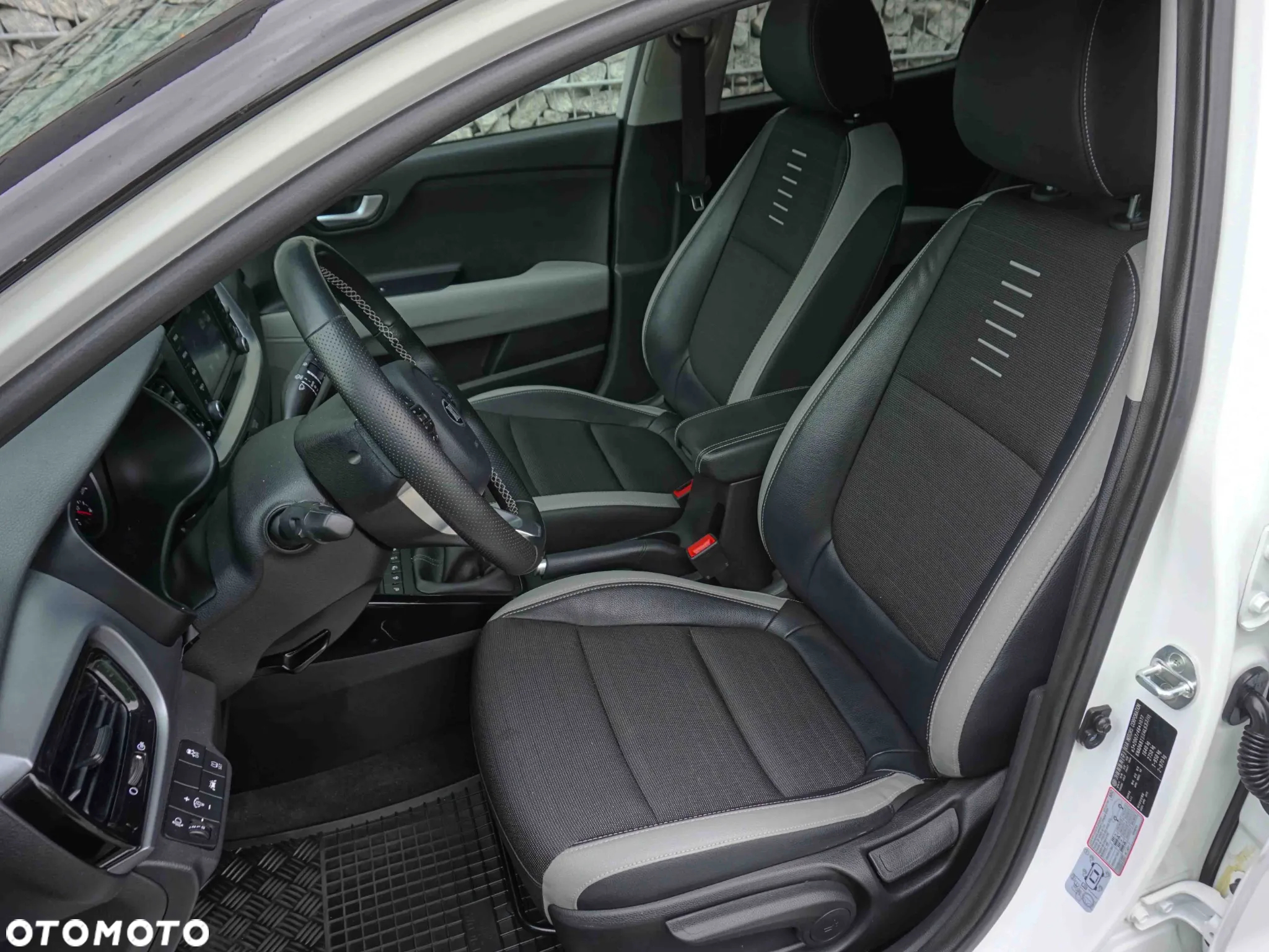 Kia Stonic 1.0 T-GDI L - 14