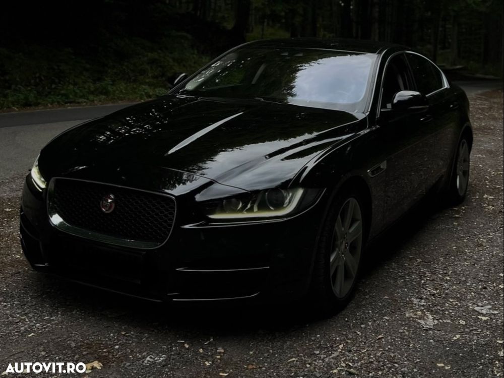 Jaguar XE 2.0 Prestige - 1