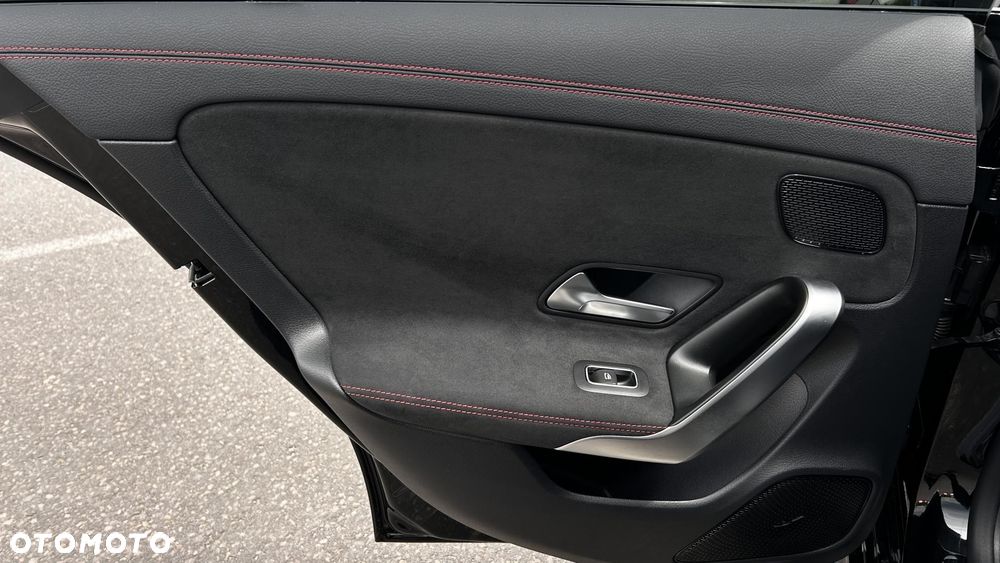 Mercedes-Benz CLA 200 mHEV AMG Line 7G-DCT - 25