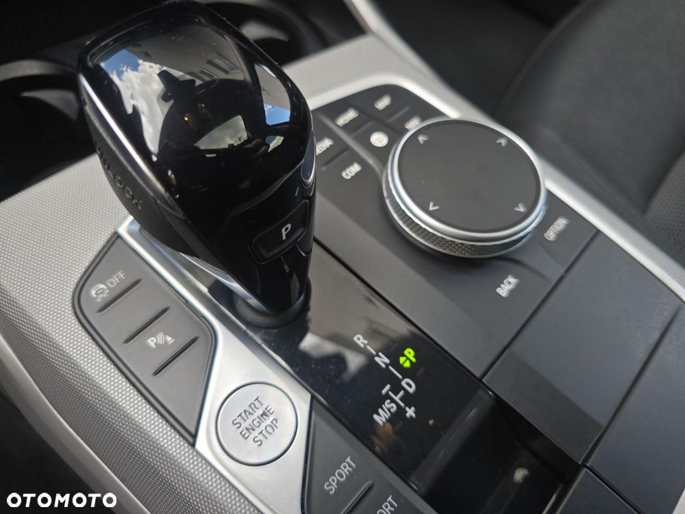 BMW Seria 3 318d - 21