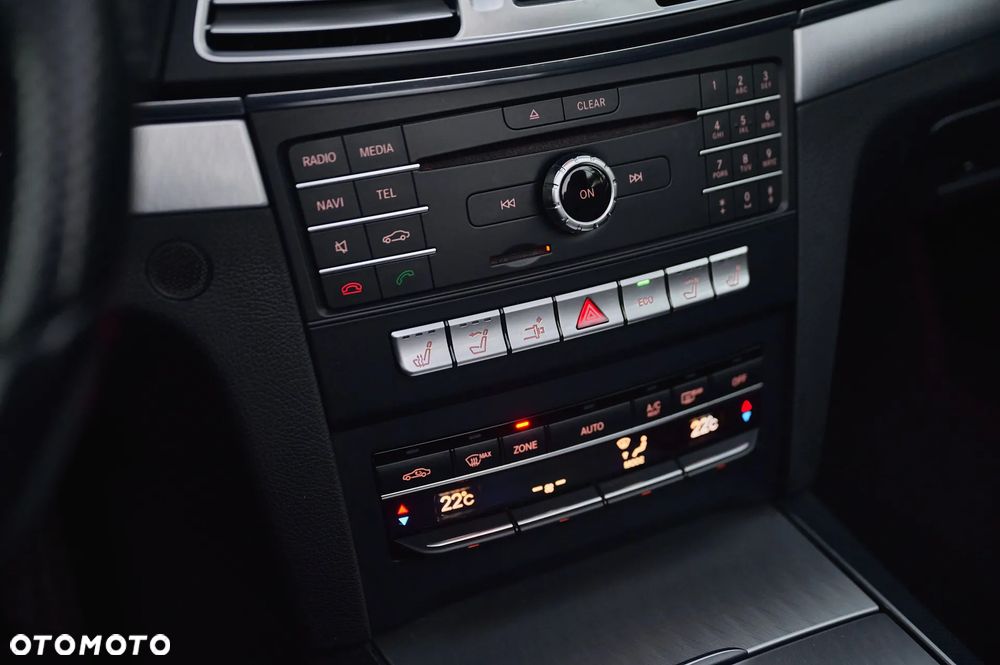 Mercedes-Benz Klasa E 400 7G-TRONIC Sport Edition - 32