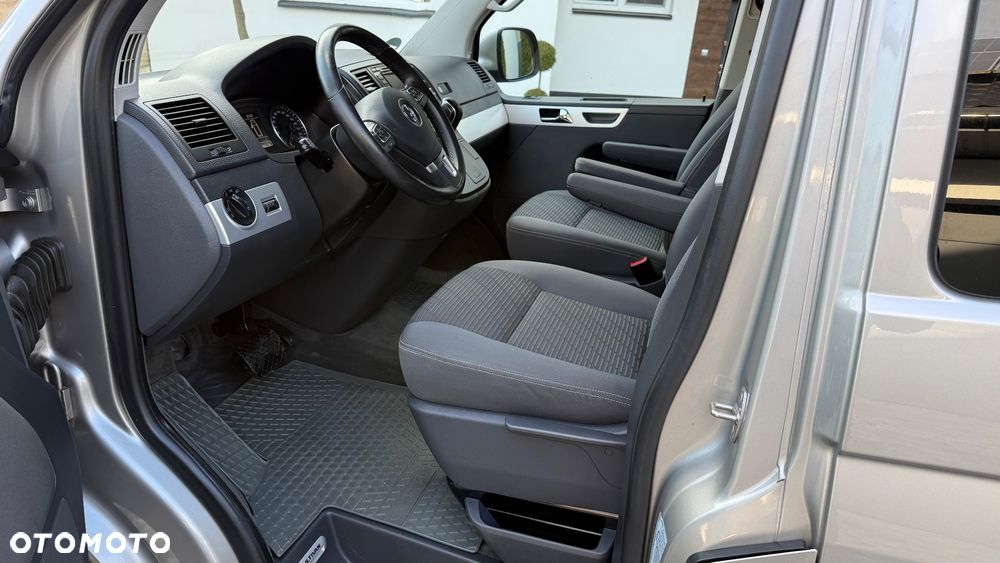 Volkswagen Multivan - 12