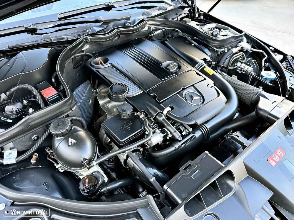 Mercedes-Benz E 200 CGi Avantgarde BlueEfficiency - 33