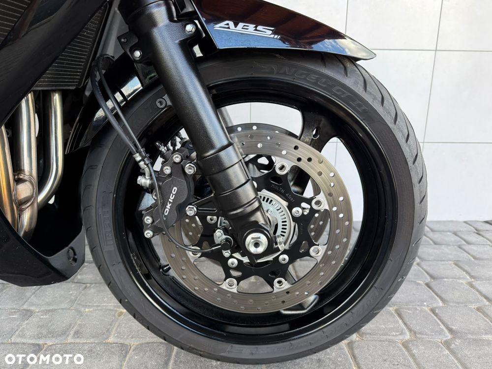 Suzuki GSX - 12