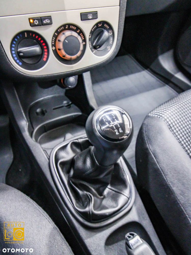 Opel Corsa 1.2 16V Enjoy - 20