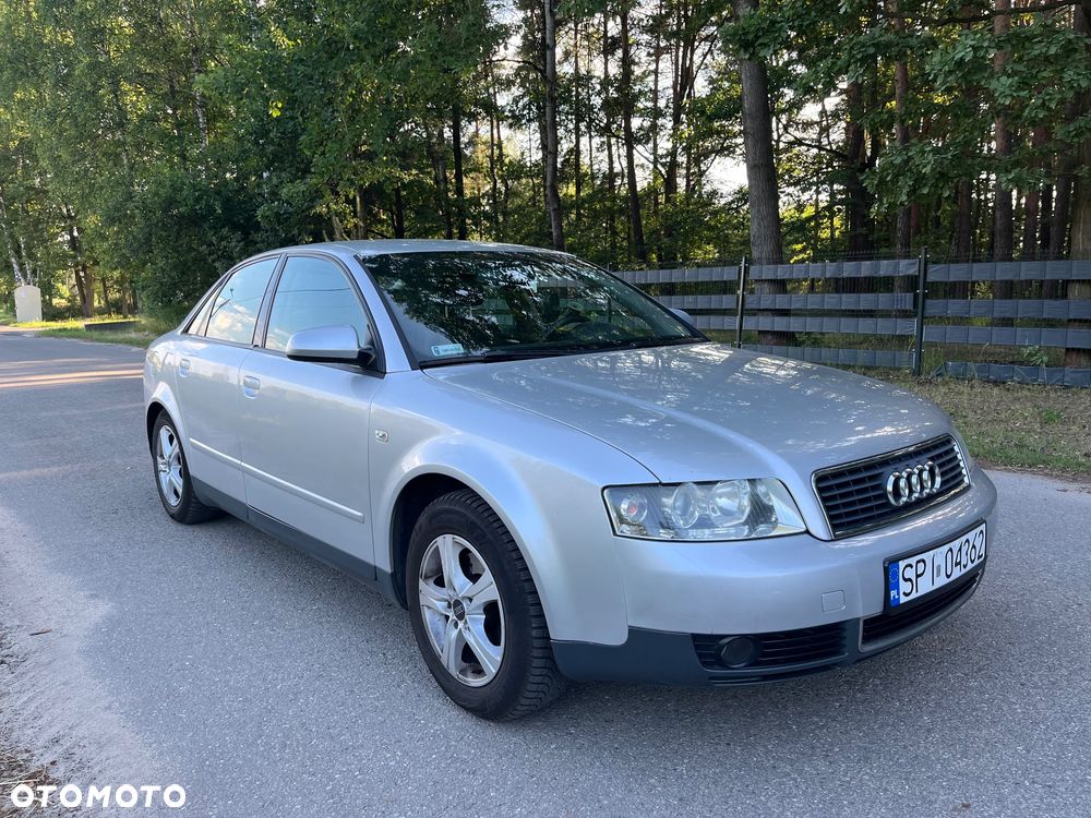 Audi A4 Limousine - 1