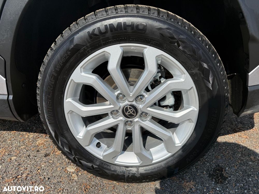 Toyota Corolla Cross - 24