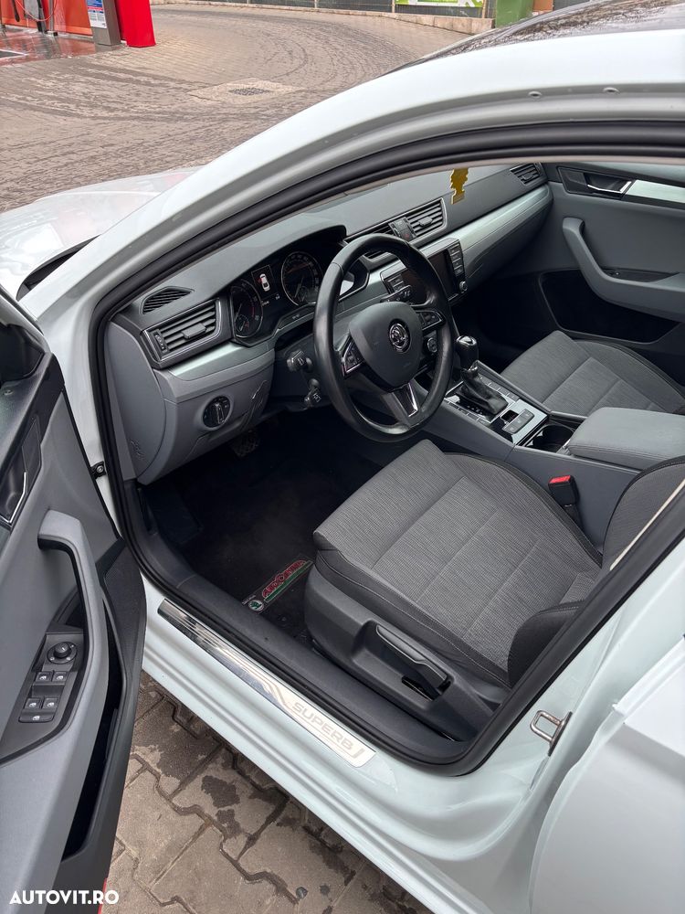 Skoda Superb 2.0 TDI DSG Sportline - 11