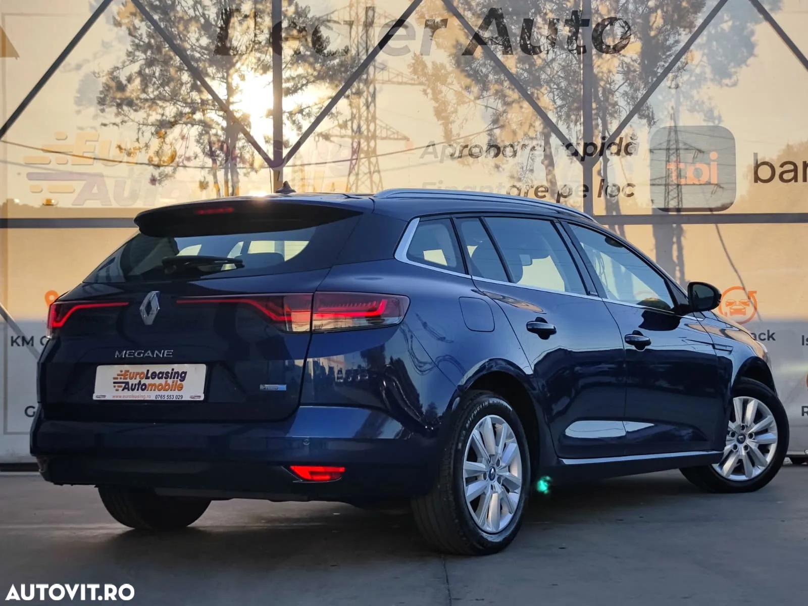 Renault Megane Grandtour E-TECH Plug-in 160 BUSINESS EDITION - 7