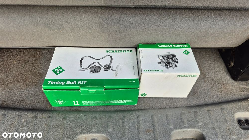 Volkswagen Caddy Life - 29