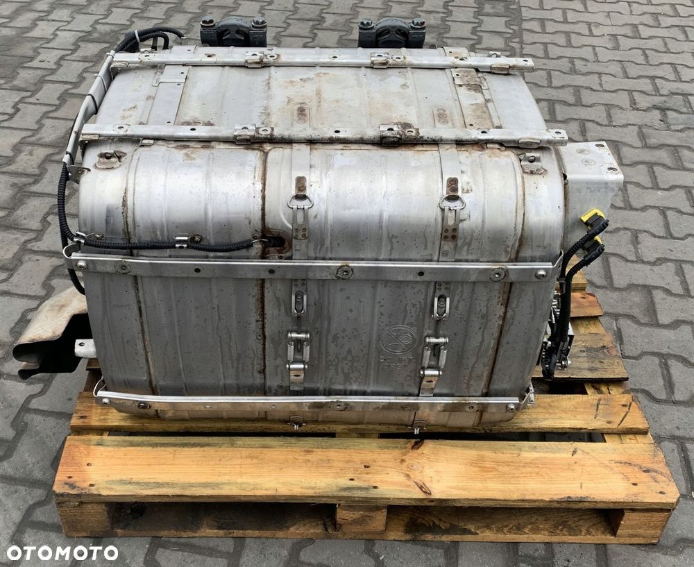WYDECH KATALIZATOR TŁUMNIK MERCEDES ACTROS MP4 EURO 6 - 5
