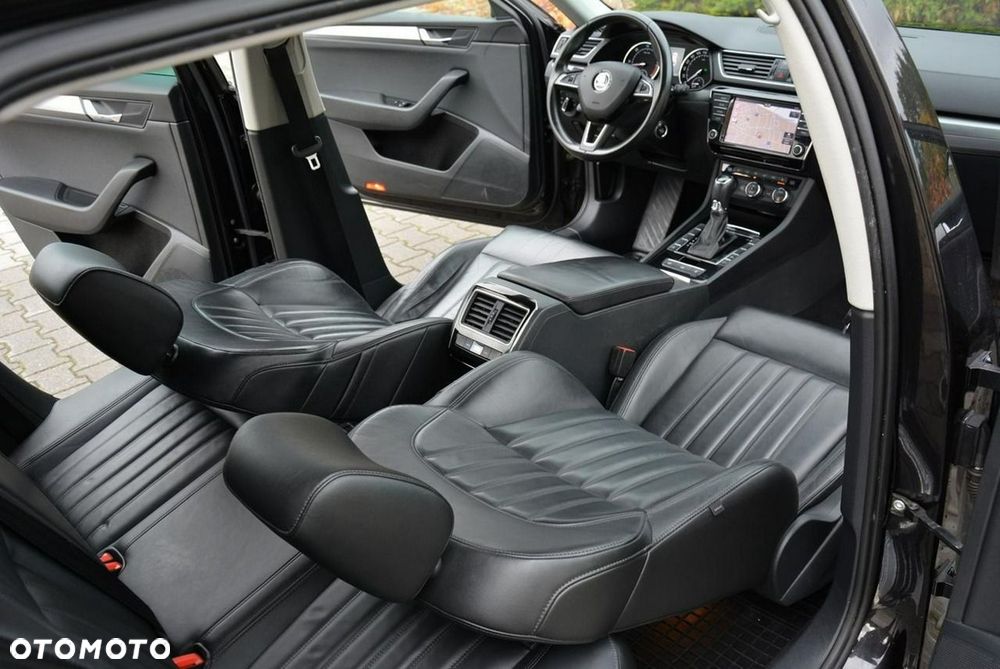Skoda Superb 2.0 TDI DSG Premium Edition - 17