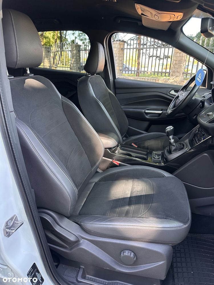 Ford Kuga 2.0 TDCi 4x4 ST-Line - 23
