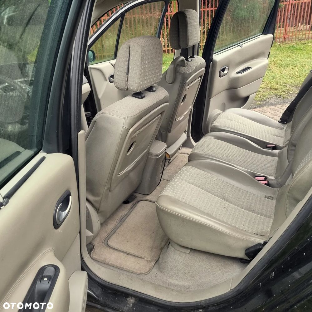 Renault Scenic 1.6 Confort Privilege - 6