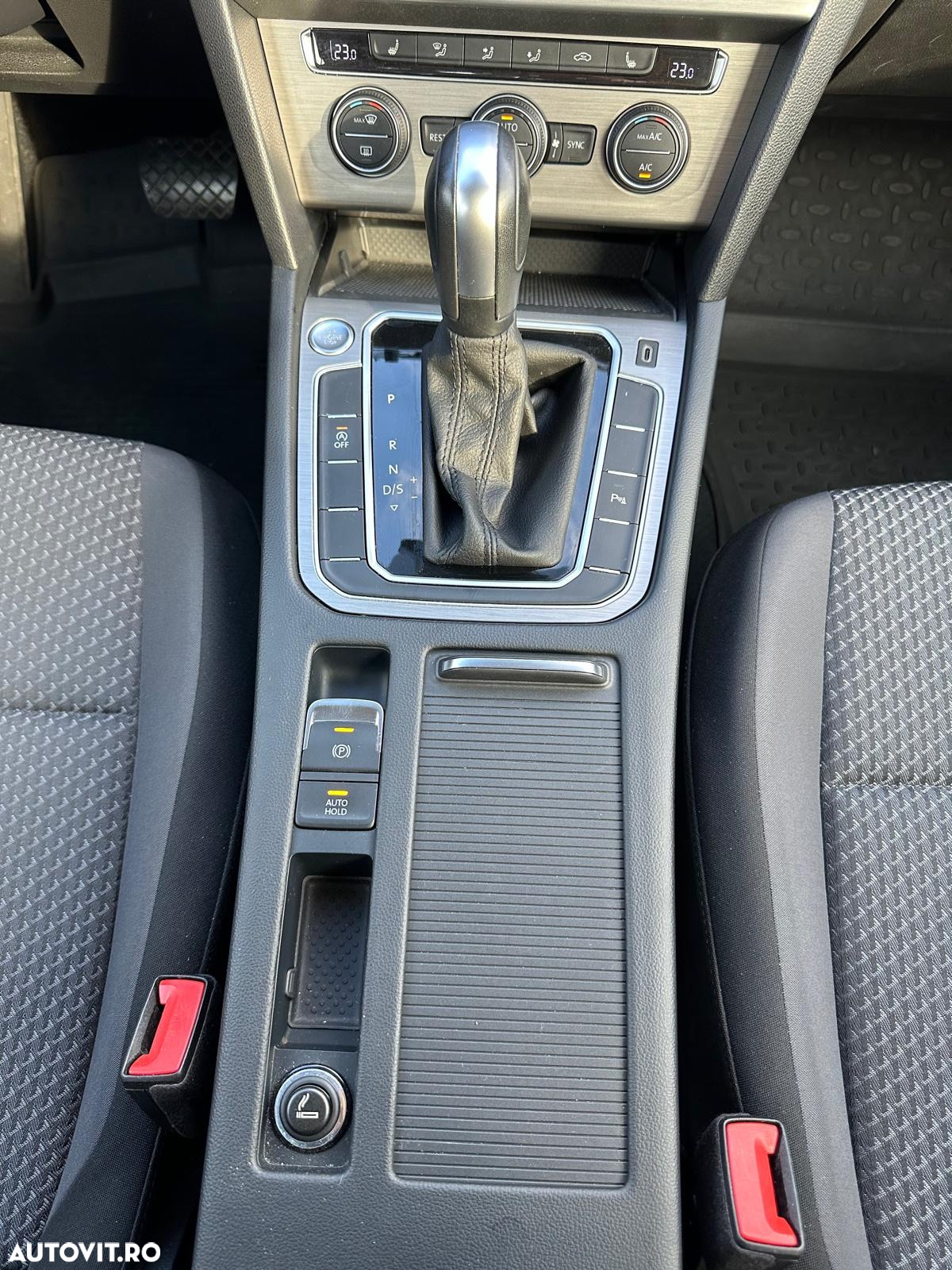 Volkswagen Passat - 14