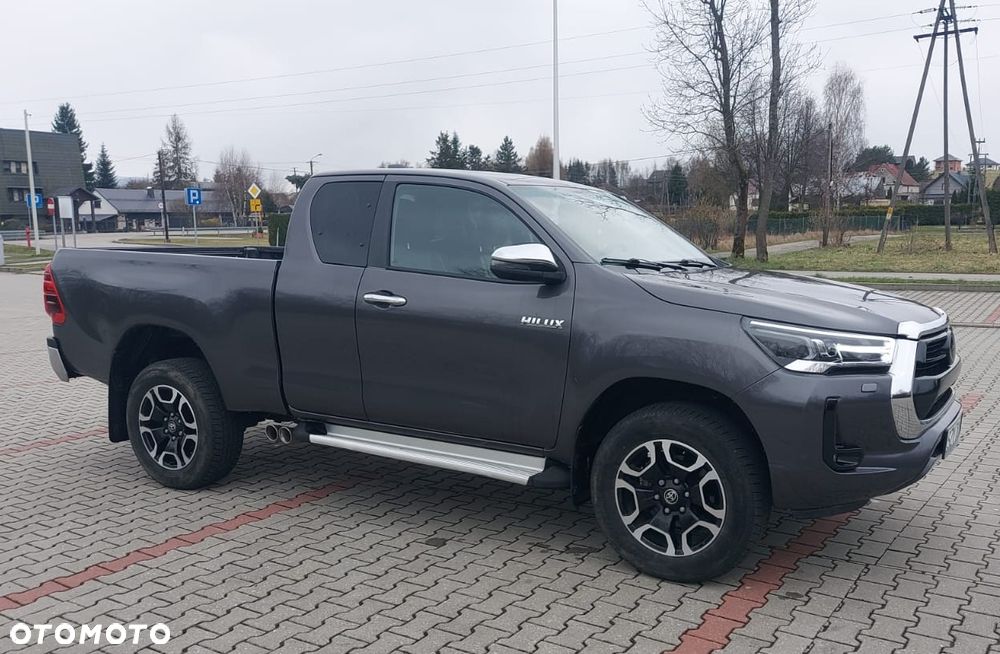 Toyota Hilux - 5