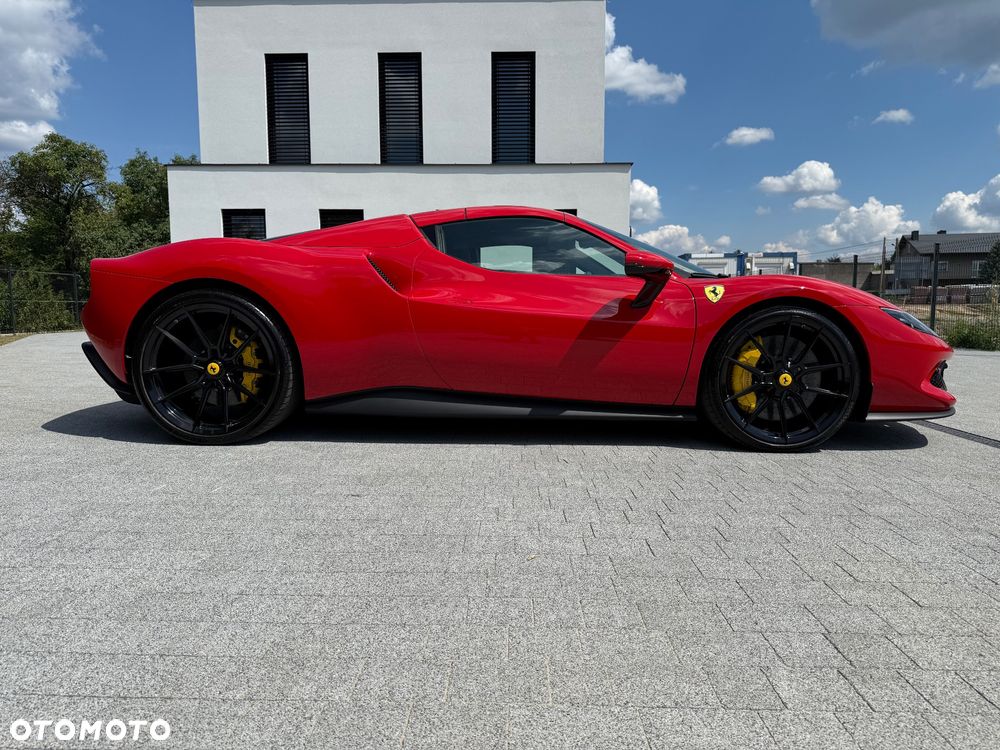 Ferrari 296 GTS - 5