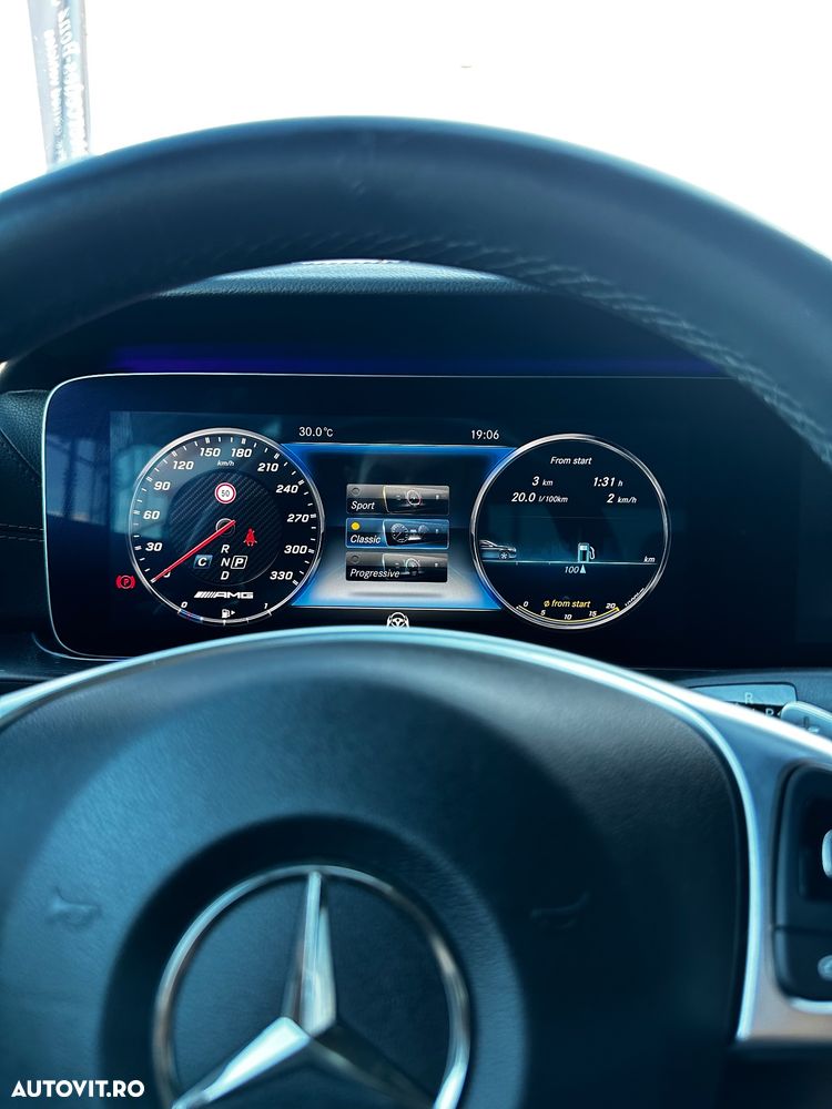 Mercedes-Benz E 400 4MATIC - 24
