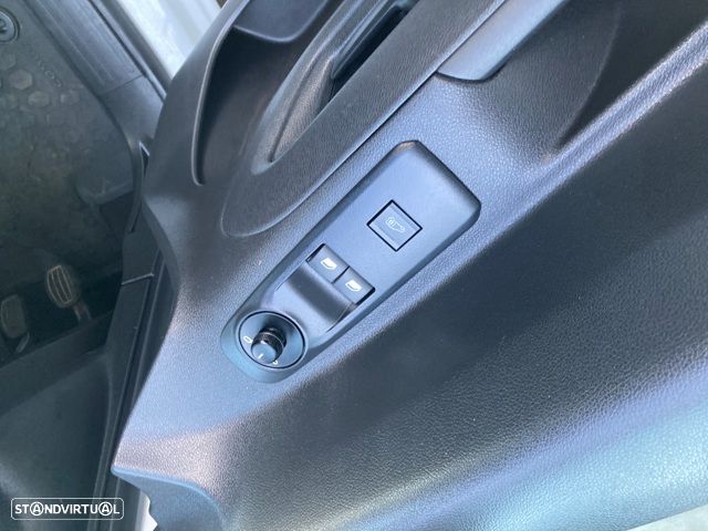 Opel Combo L1 1.5 Cdti IVA DEDUTIVEL - 26