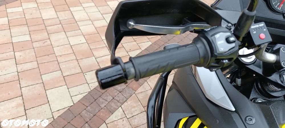 Suzuki V-STROM - 12
