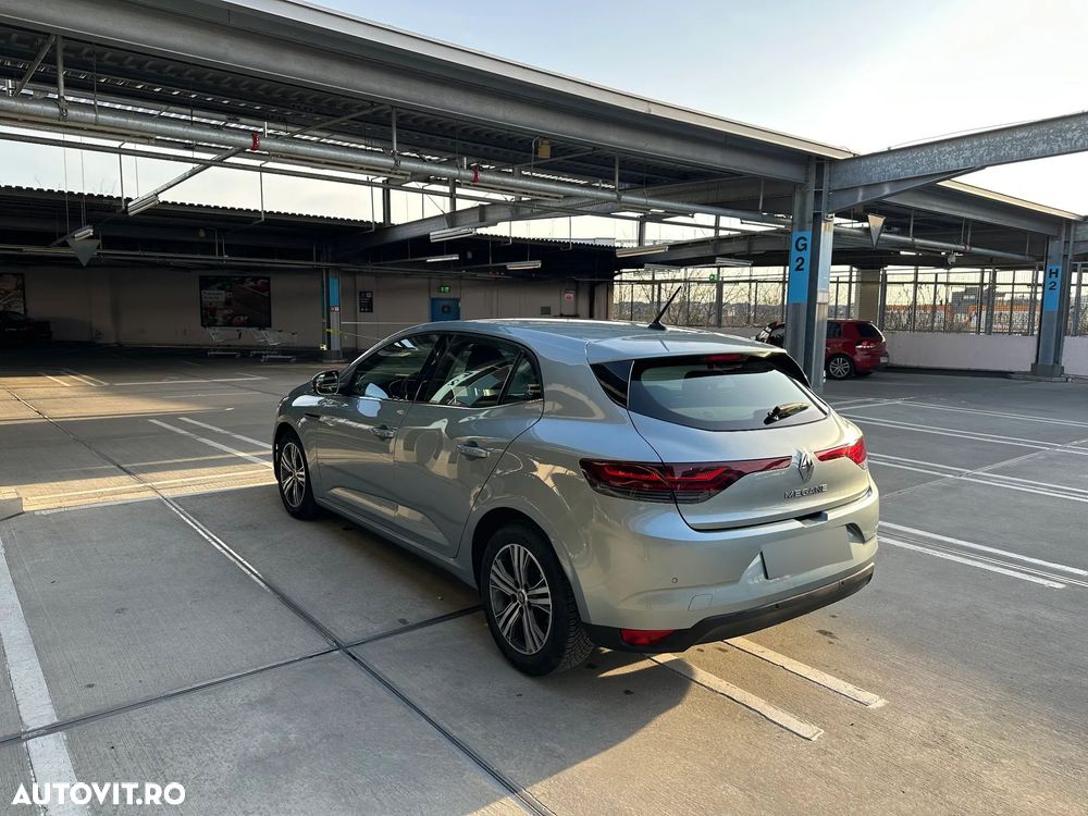 Renault Megane TCE 140 Techno - 4