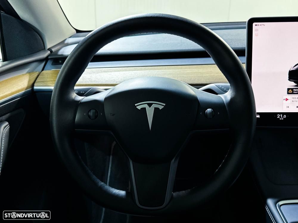 Tesla Model Y - 22
