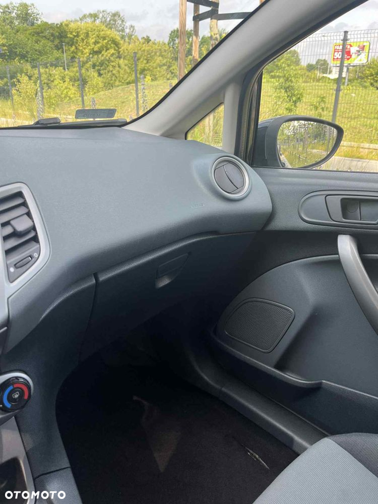 Ford Fiesta - 15