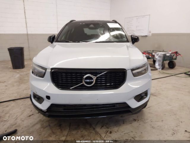 Volvo XC 40 T5 AWD R-Design - 8