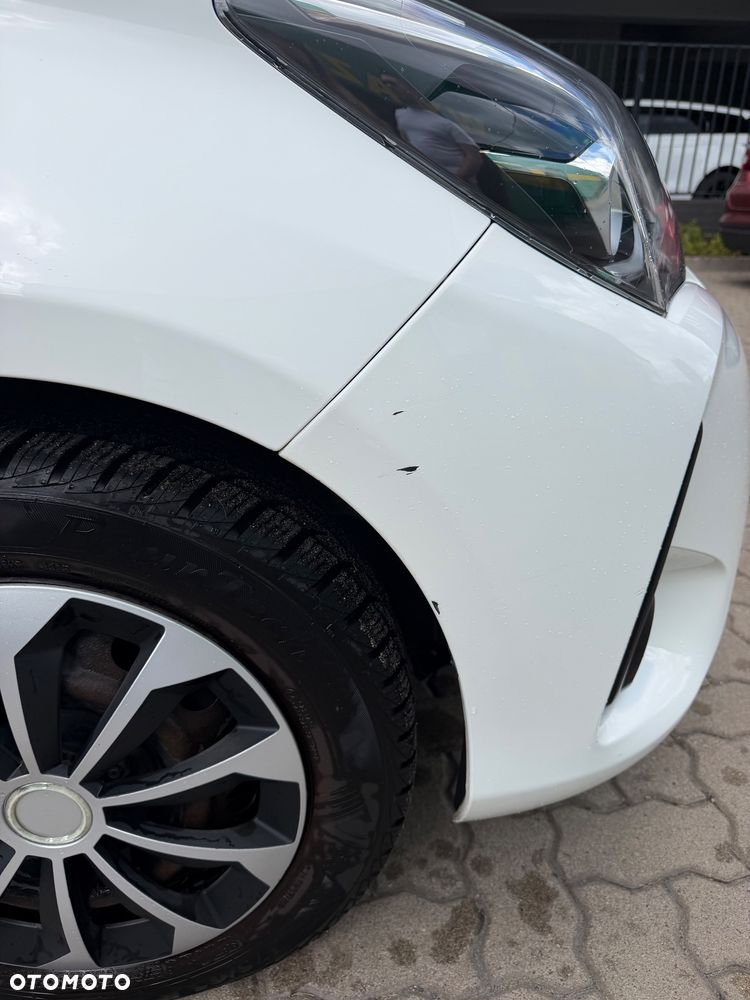 Toyota Yaris Hybrid 100 Active EU6 - 17