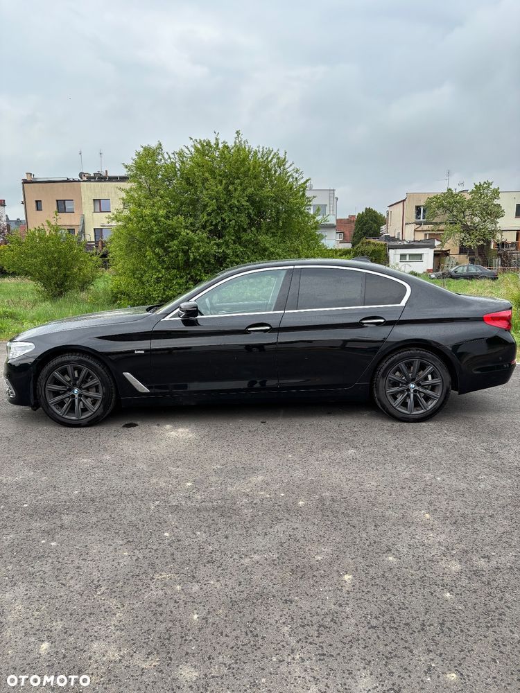 BMW Seria 5 530i GPF xDrive Luxury Line - 9