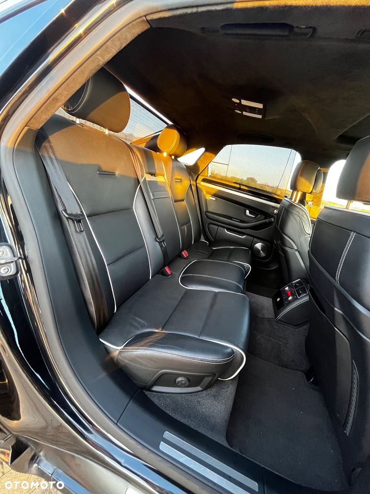 Audi S8 - 26