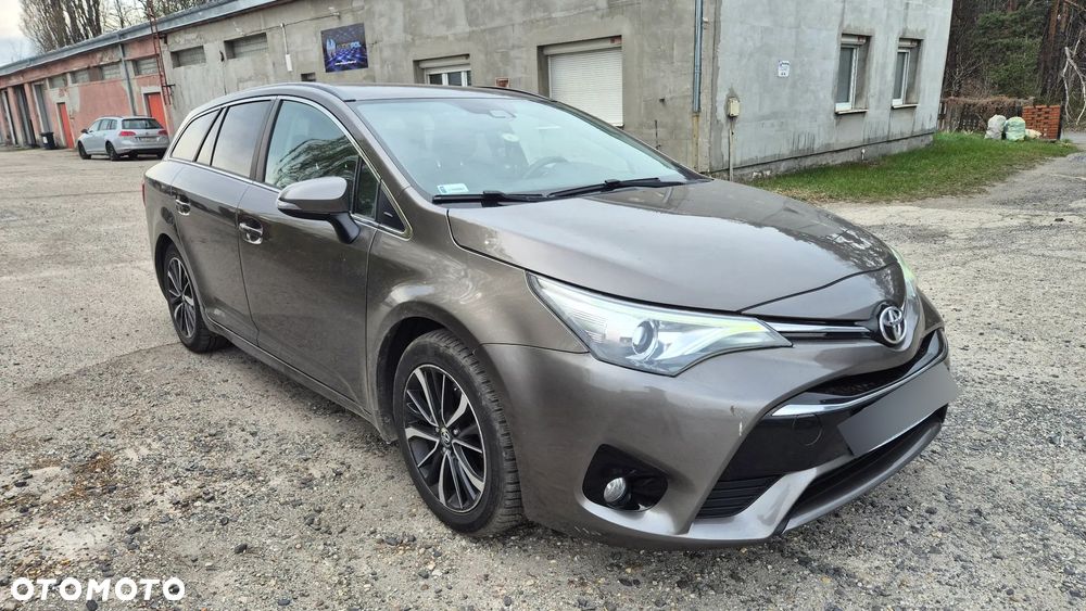 Toyota Avensis 2.0 D-4D Premium - 2