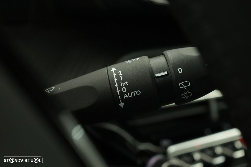Peugeot 2008 1.2 PureTech Allure - 19