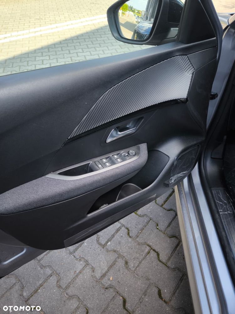 Peugeot 208 - 5