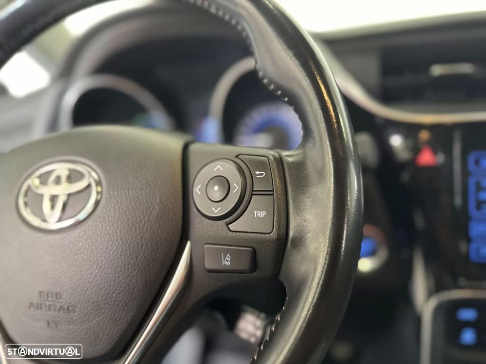 Toyota Auris Touring Sports 1.8 HSD Comfort +P.Techno+P.Sport - 34