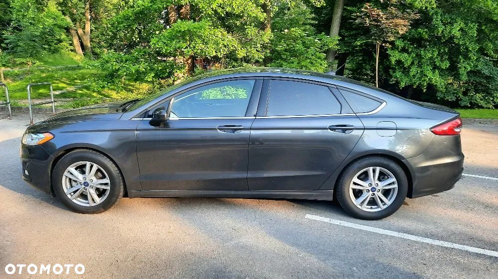 Ford Fusion - 8