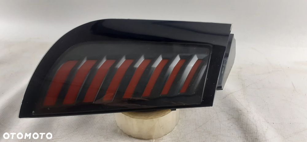 Lampa L+P tył Volvo górne EX30 22-25r.EUR. - 8
