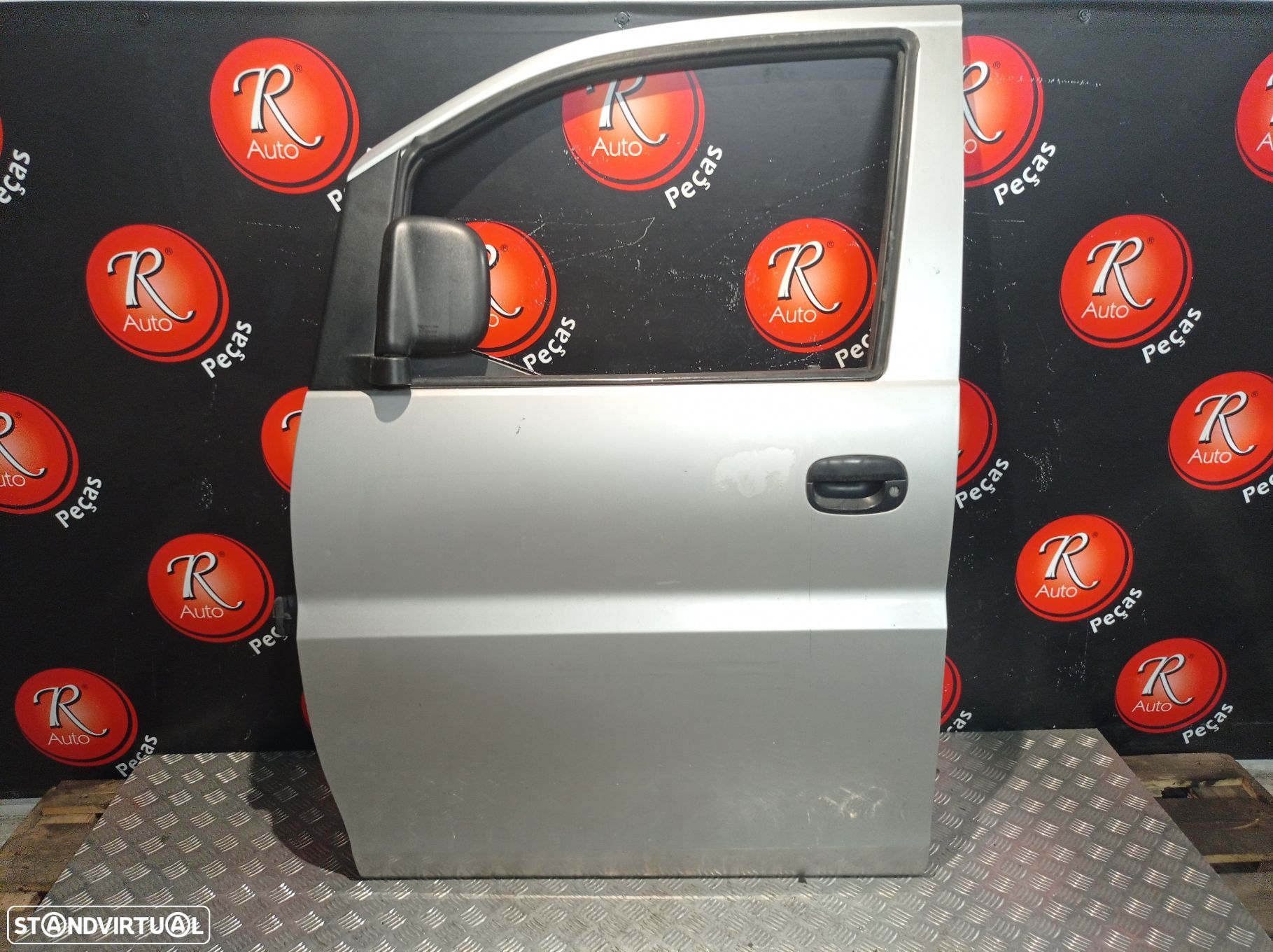 Porta Frente Esq Hyundai H-1 / Starex Veículo Multiuso (A1) - 1