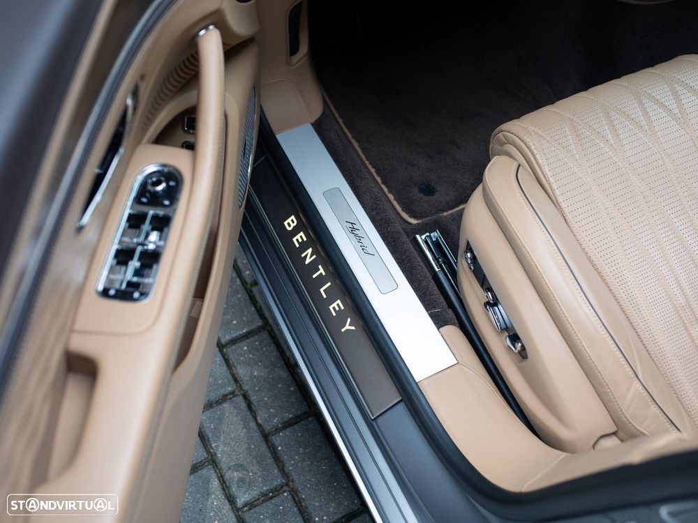 Bentley Flying Spur Hybrid Azure - 28