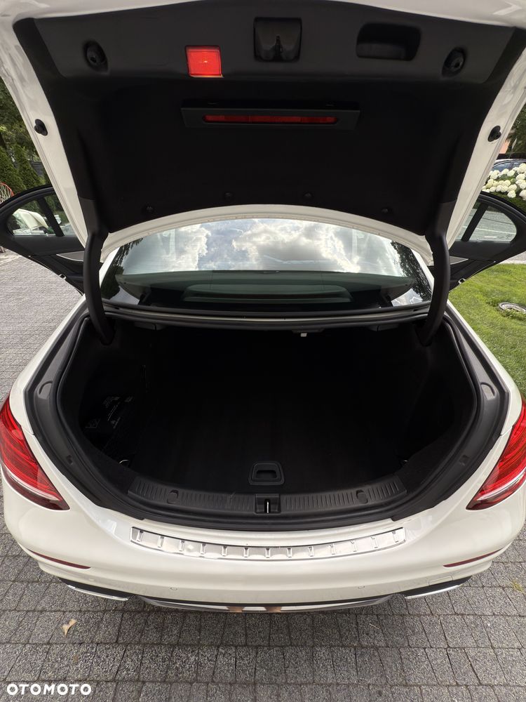 Mercedes-Benz Klasa E 220 d 4-Matic 9G-TRONIC - 10