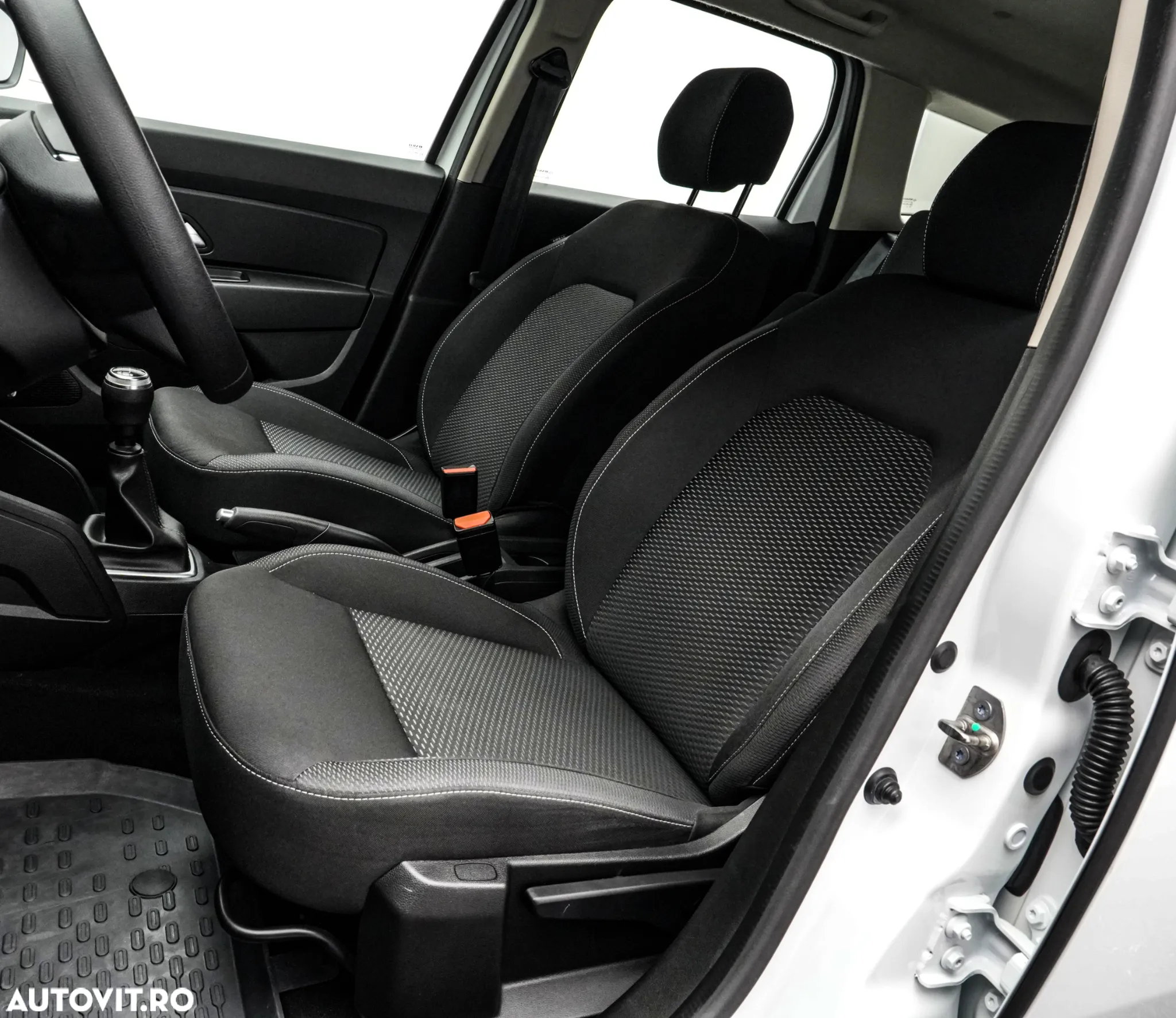 Dacia Duster 1.5 Blue dCi 4WD Essential - 11